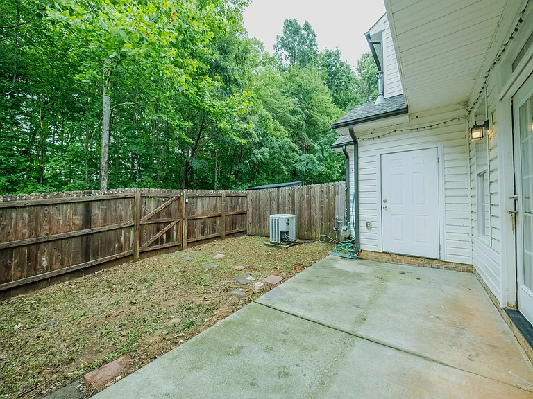 8 Hydrangea Ct — Photo 17