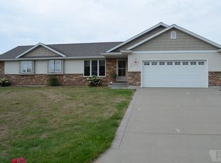 1803 S 2nd St, Oskaloosa, IA 52577
