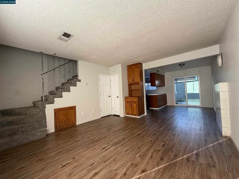 1648 W North Bear Creek Dr — Photo 5