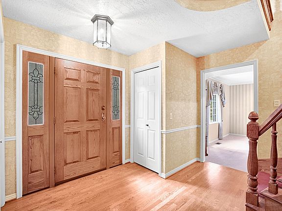 4th image of 4 Rollingwood Ln