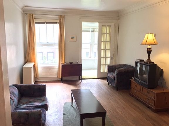 4th image of 1419 W Greenleaf Ave APT 2N