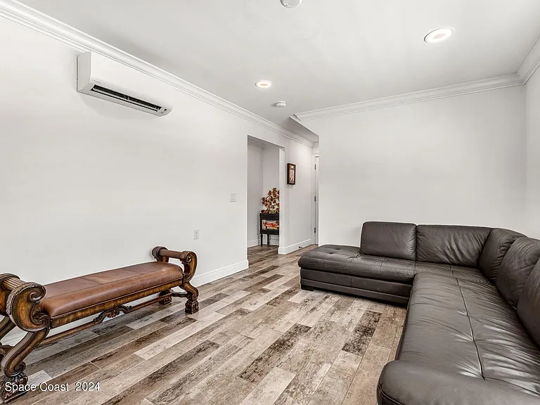 265 Marion St — Photo 12