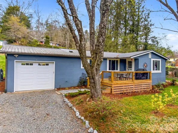 33 Kilpatrick St, Brevard, NC 28712