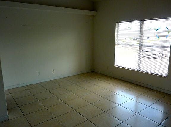 4th image of 3792 SE 12th Dr