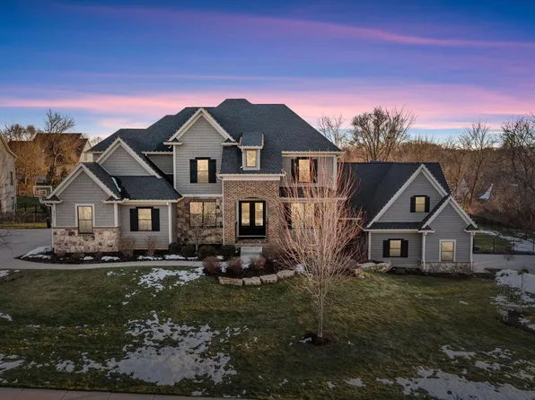 6863 Grover Sta, Bettendorf, IA 52722