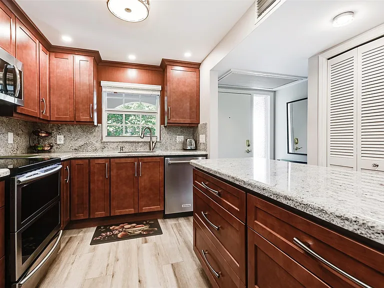 773 Jeffery St #4-305 — Photo 6
