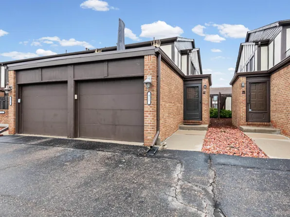 417 Country Club Dr, Saint Clair Shores, MI 48082