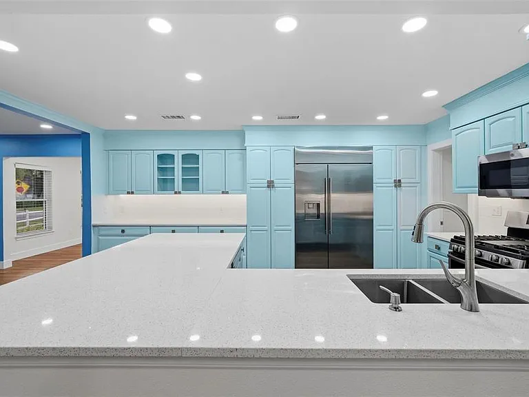402 Erie Ave — Photo 19