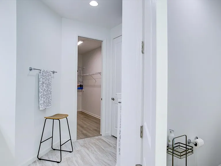125 Parrot Ave — Photo 28