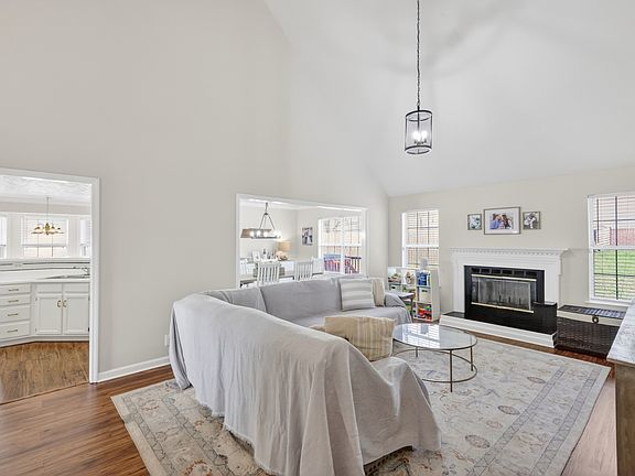 5th image of 136 Holt Hills Rd