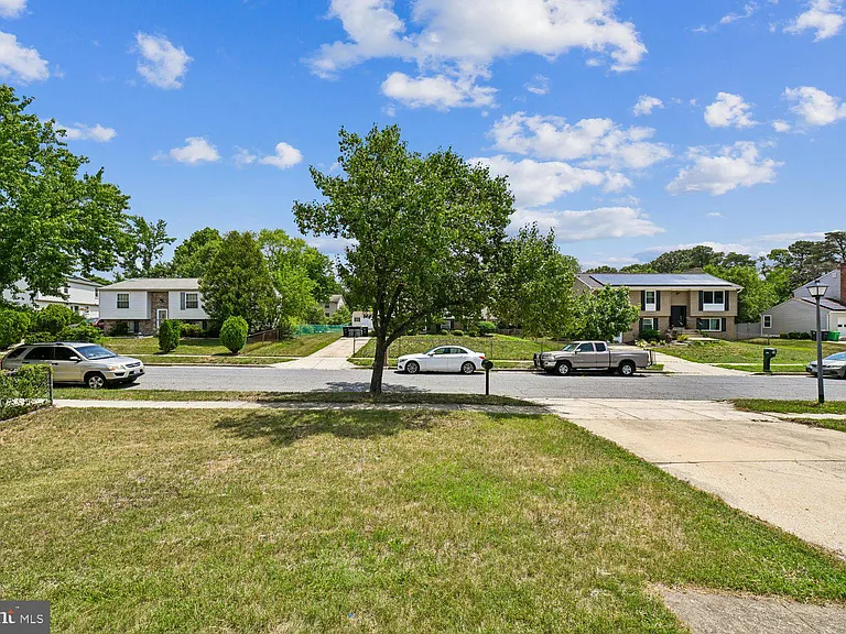 8805 Bolero Ct — Photo 57