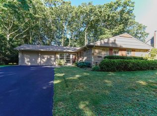 4 Saddler Ln, Stony Brook, NY 11790