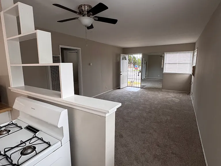 Living room & dining area