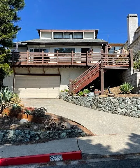 2234 Santa Ynez Ave — Photo 1