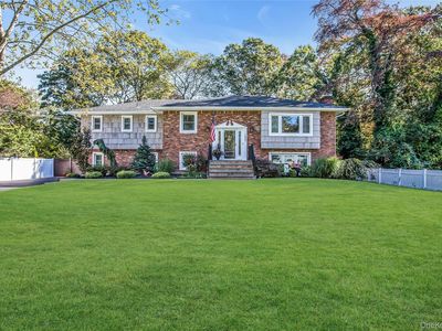 105 Edgewood Ave, Oakdale, NY, 11769