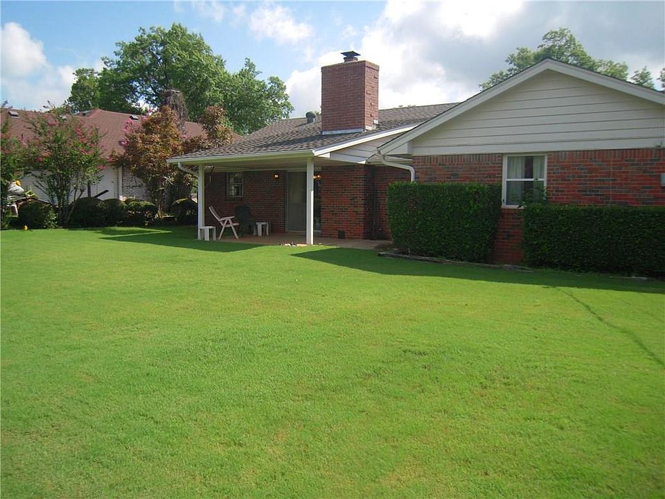 2nd image of 1721 N Alexander Ln