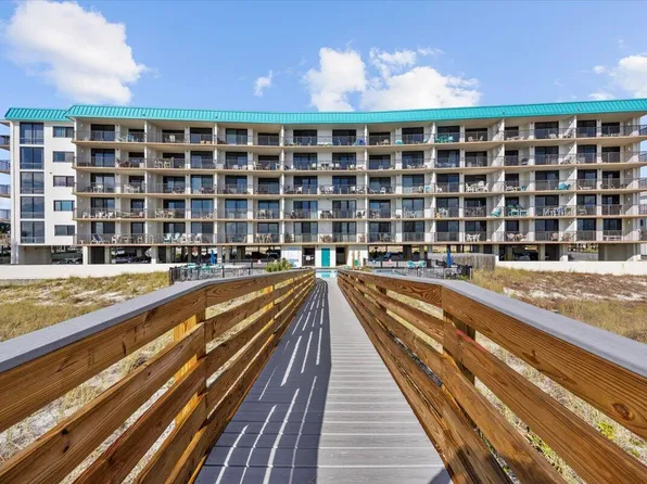 8245 Gulf Blvd APT 109, Navarre, FL 32566