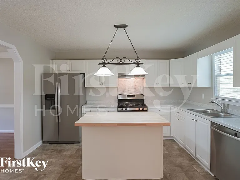 174 Somerset Ln — Photo 7