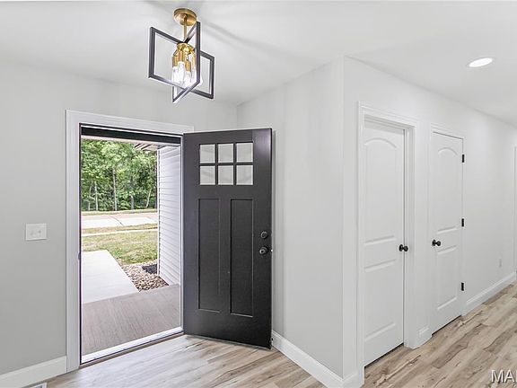 4th image of 1006 Brianna Ct