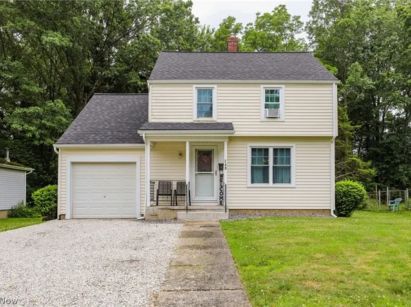 748 Cedar Ave, Ravenna, OH 44266