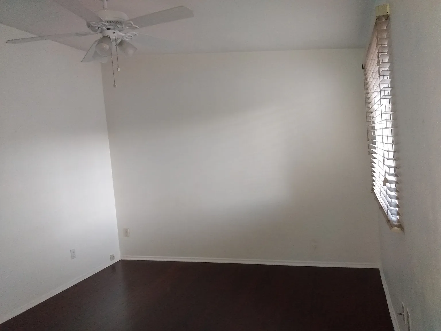 1 bed, 1300 sqft, $1,300 — Photo 3