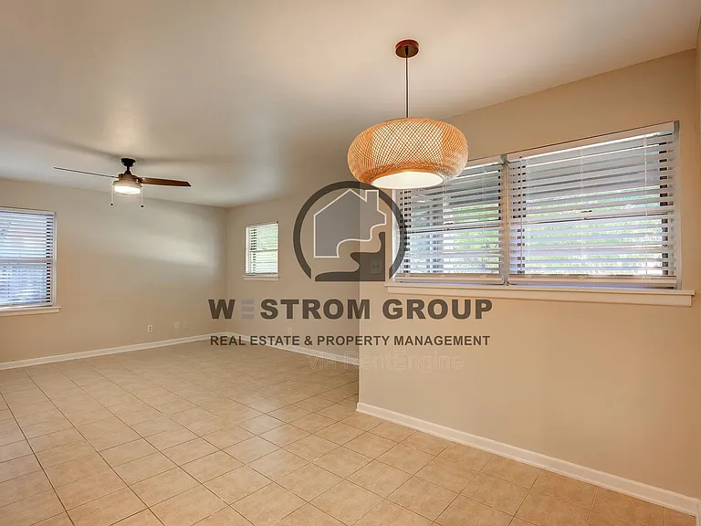 3905 Sanguinet St — Photo 9
