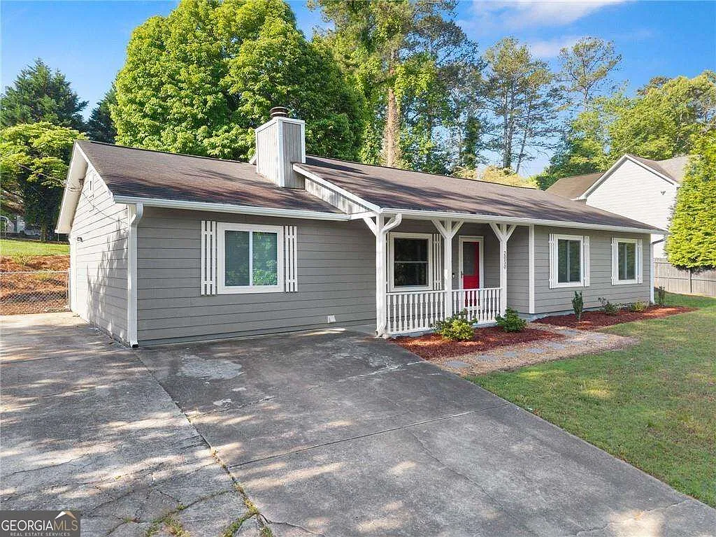 4 bed, 2.0 bath, $2,600 — Photo 1