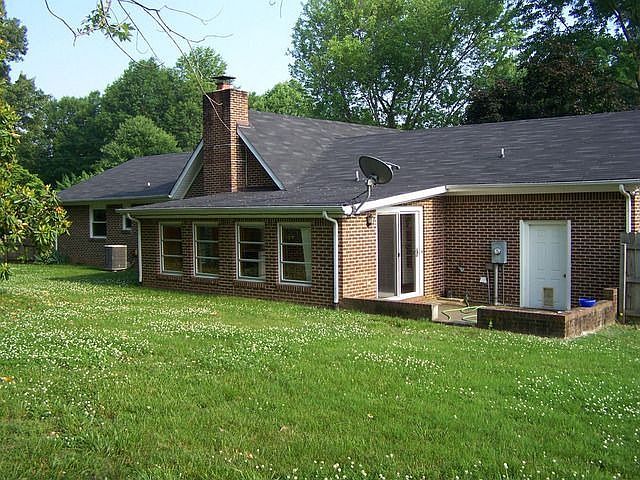 2nd image of 1873 Meadow Wood Dr