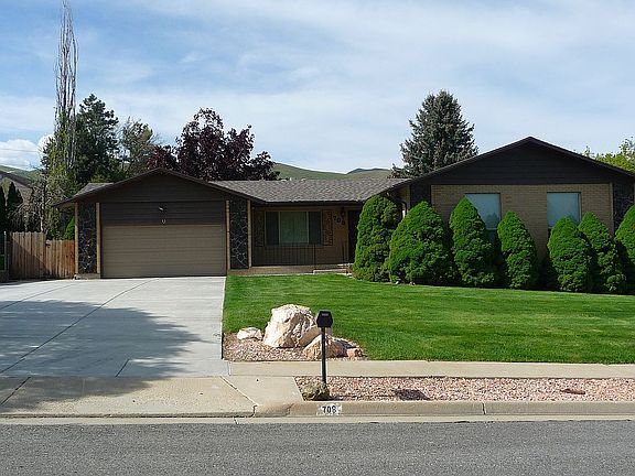 3rd image of 708 Kingston Dr