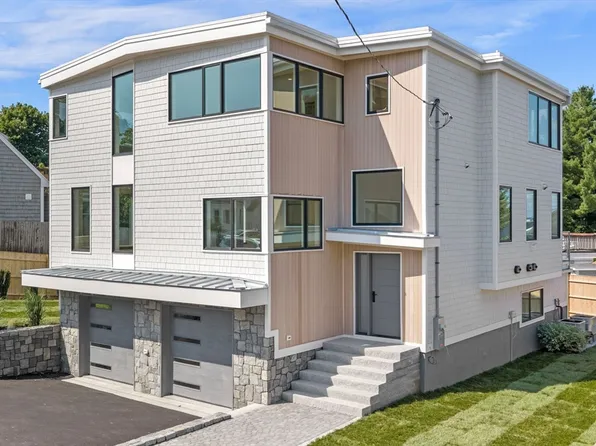 12 Johns Rd, Marblehead, MA 01945