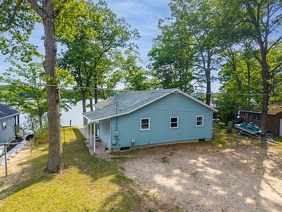 4th image of 9577 Shore Dr