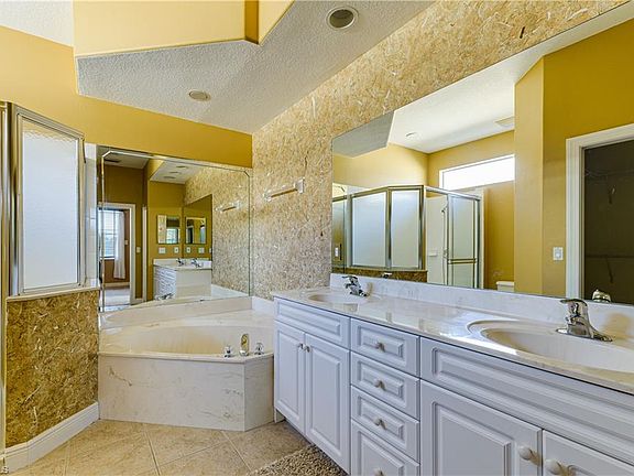 5th image of 8731 Ibis Cove Cir