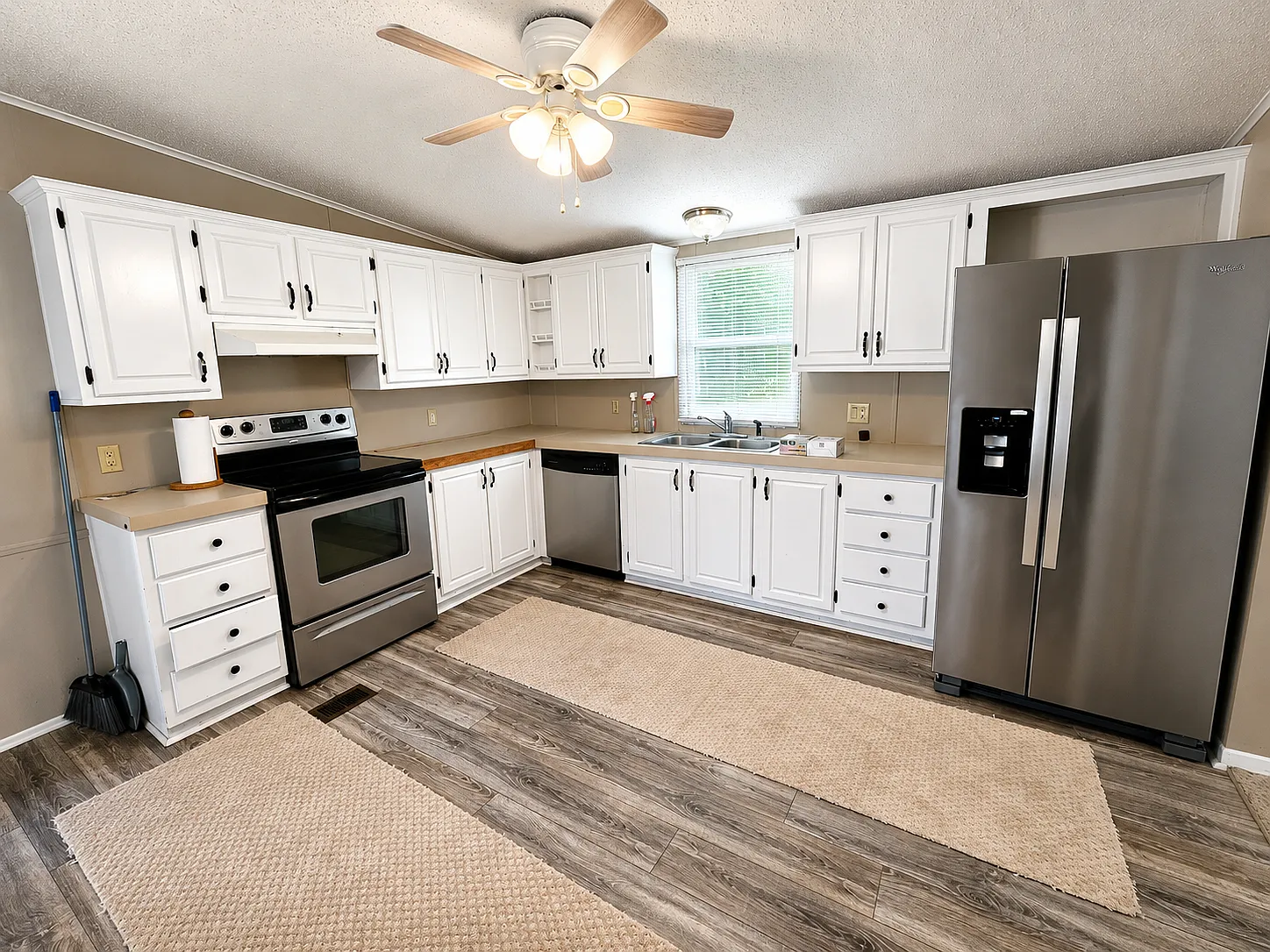 3 bed, 1296 sqft, $1,900 — Photo 3