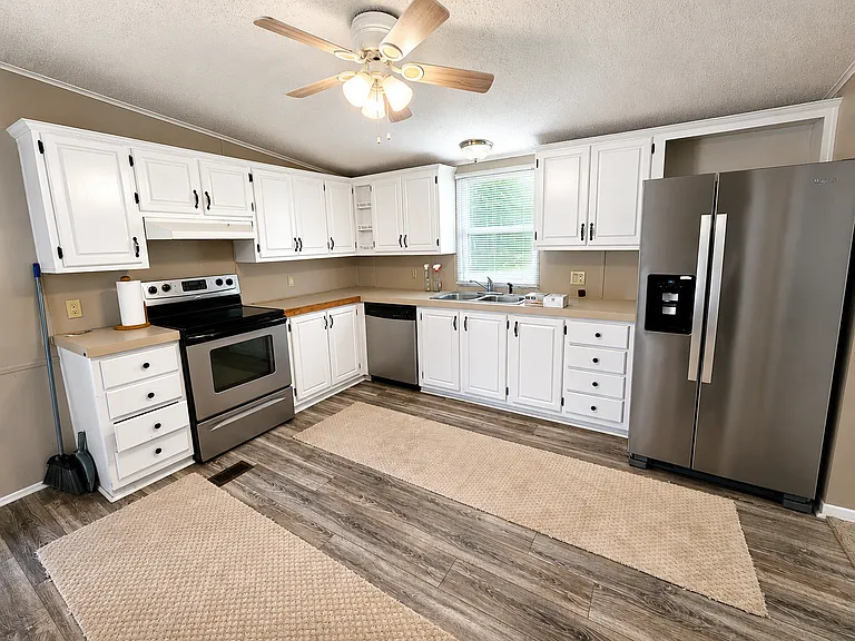 801 Jetty Ct — Photo 3
