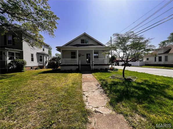 179 S 7th St, Wood River, IL 62095