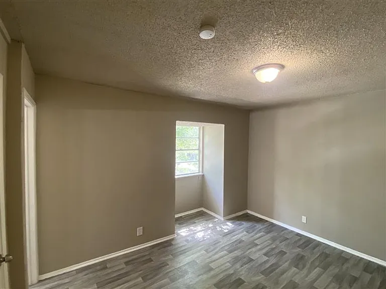 1208 Churing Dr — Photo 18