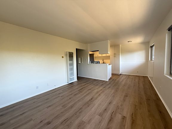 4th image of 1 Shelley Dr APT B