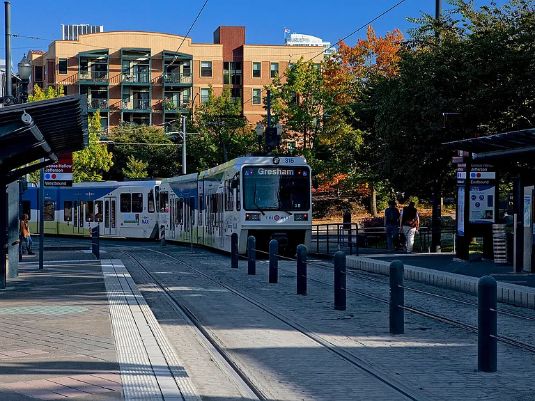 Collins Circle — Photo 43