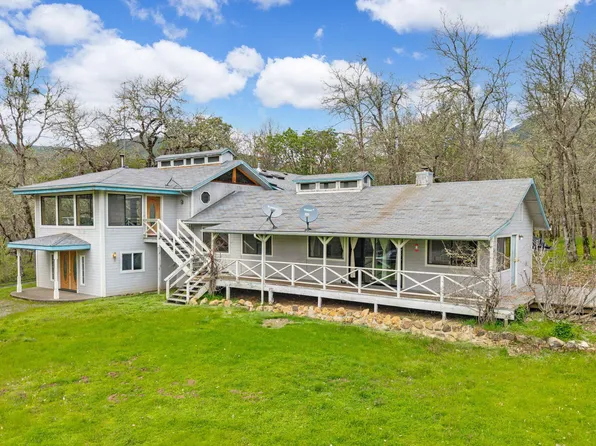 13645 E Evans Creek Rd, Rogue River, OR 97537