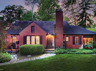 240 Sand Run Rd, Akron, OH 44313