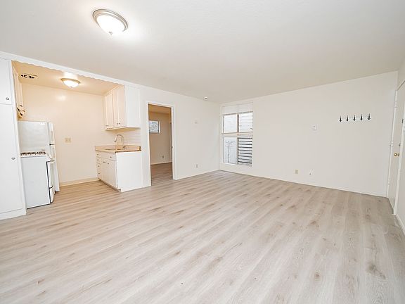 2nd image of 110 Frisbie St APT 3
