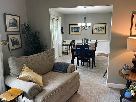 5th image of 6938 Grosvenor Pl