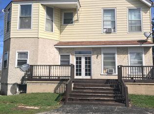 305 Pyott Rd, Lake In The Hills, IL 60156