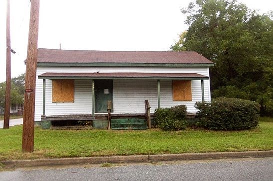 1st image of 528 Clyde St