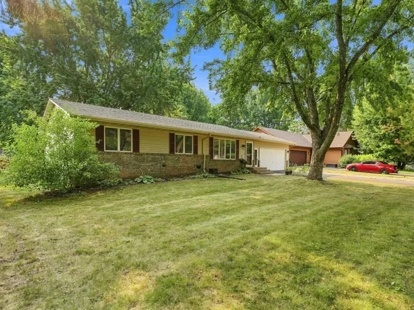 730 Apollo Rd, River Falls, WI 54022