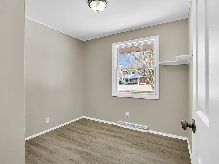 1101 N McKinley Ave — Photo 18