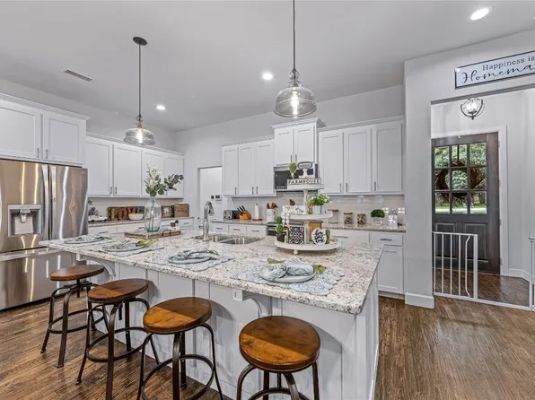 111 Deep Wood Ln, Weatherford, TX 76088