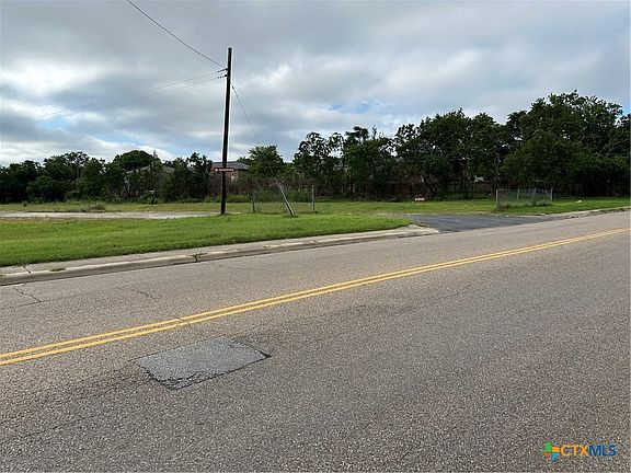 3rd image of 702 Florence Rd