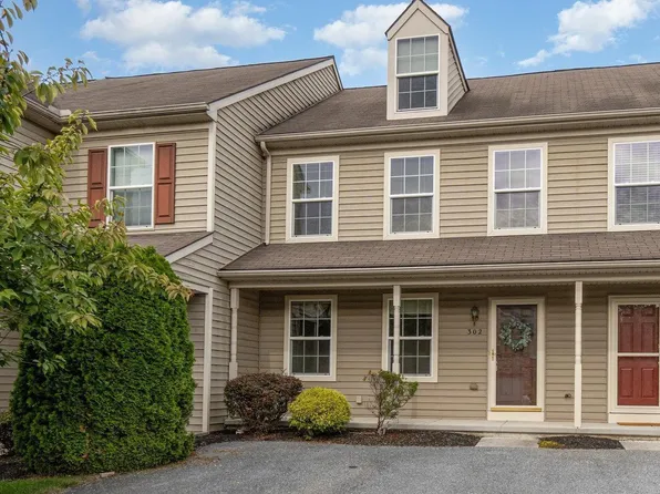 302 Buckley Dr, Harrisburg, PA 17112