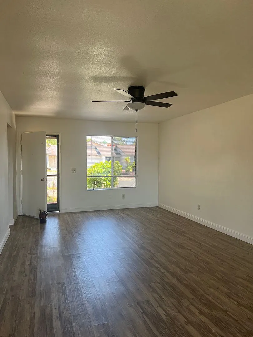 Coming Soon - Do not disturb tenants - 55+ Community - Peacock Hills - 2/1 Single Story Duplex — Photo 2